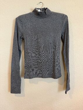 Gap Modern Turtleneck Crop T-shirt